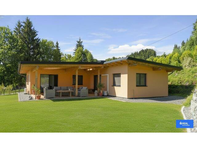 Immobilie in St. Urban - Barrierefreier Bungalow mit XL-Garten und Pool in Ruhelage - Bild 1
