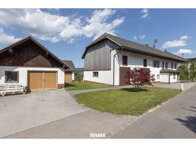 Immobilie in Julbach - Haus mit zwei Einheiten, großzügigem Garten und viel Stauraum - Bild 4