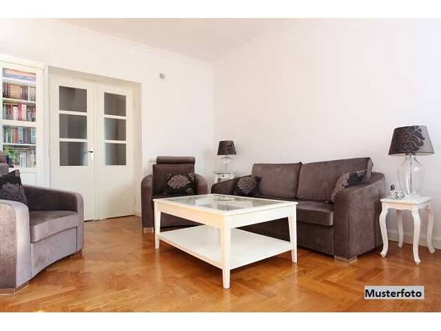 Immobilie in Kirchschlag in der Buckligen Welt - Gepflegte 3-Zimmer-Wohnung mit Loggia im 1. OG - Bild 0