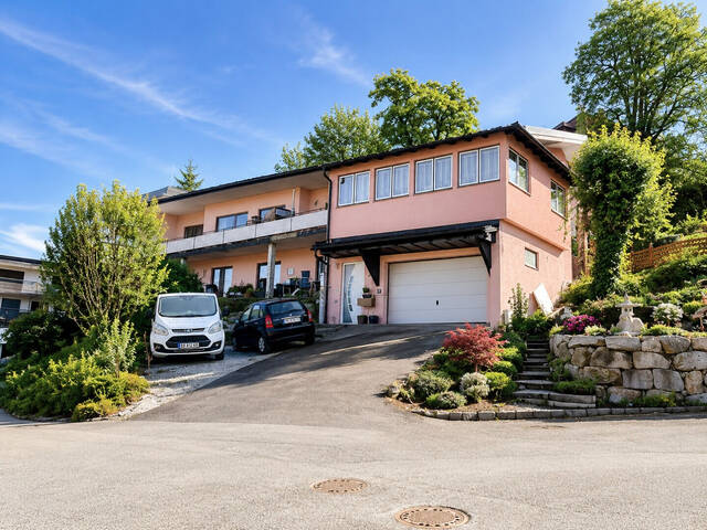 Immobilie in Moos - Großzügiges Einfamilienhaus in Schörfling am Attersee – Potenzial mit Terrasse & Garage! - Bild 1