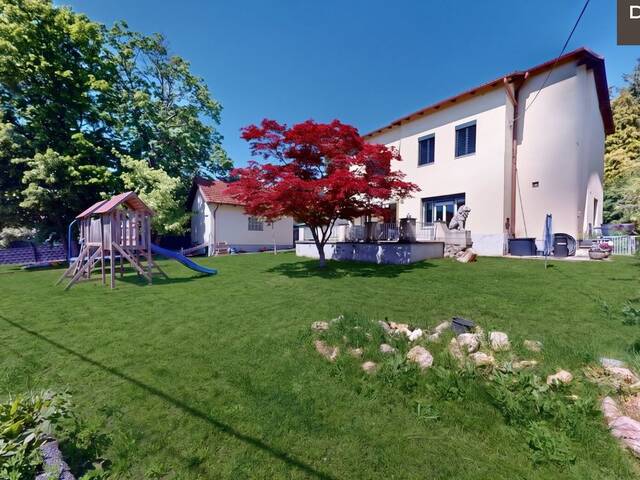Immobilie in Gießhübl - ZWEIFAMILIENHAUS IN GRÜN-RUHELAGE MIT GROSSEM GARTEN UND WEITBLICK - Bild 1