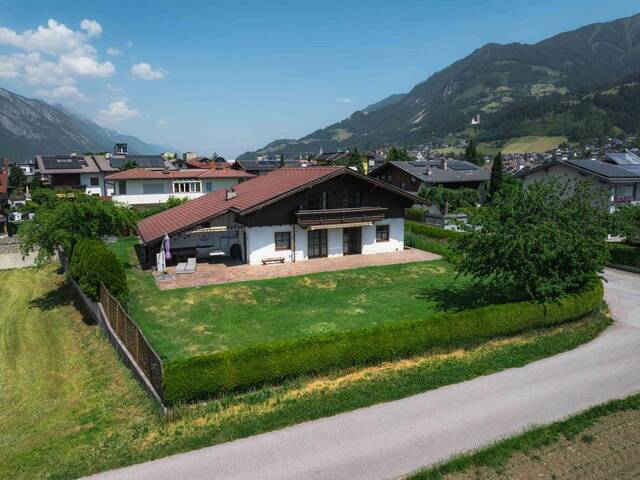 Immobilie in Vomp - Einfamilienhaus mit großem Grundstück, herrlicher Aussicht & viel Potenzial in Vomp - Bild 1