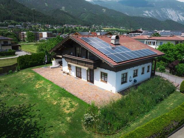 Immobilie in Vomp - Einfamilienhaus mit großem Grundstück, herrlicher Aussicht & viel Potenzial in Vomp - Bild 2