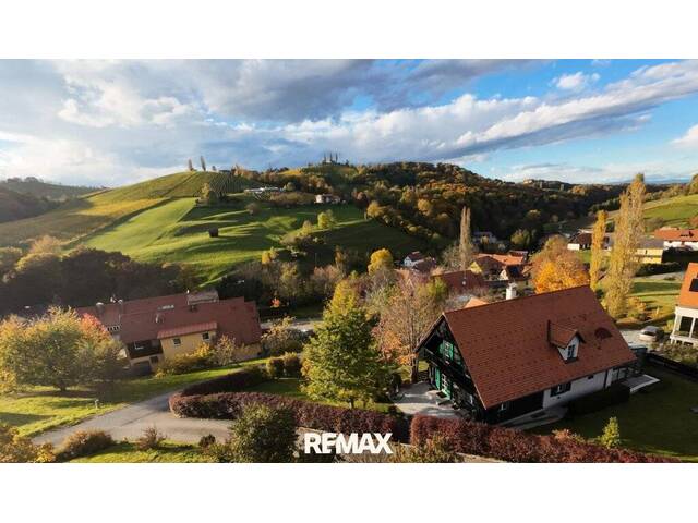 Immobilie in Ratsch an der Weinstraße - Sie suchen ein stilvolles Zuhause an der Weinstraße mit Fernblick, Wellnessbereich und eigenem Weinkeller? Dann sollten Sie sich diese besondere Immobilie unbedingt ansehen! - Bild 1