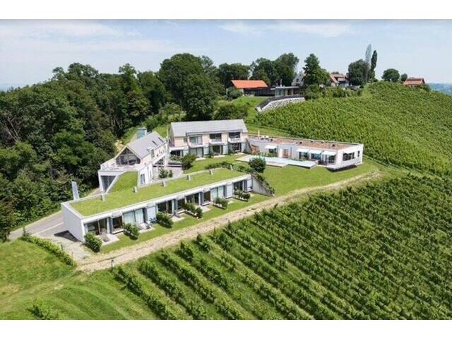 Immobilie in Graßnitzberg - Südsteirische Weinstraße - Hochgraßnitzberg: Zweitwohnsitz! 1-Zimmer-Apartment mit Dachterrasse und viel Privatsphäre, Wellnessbereich, Fitnessraum & Infinity-Pool! - Bild 3