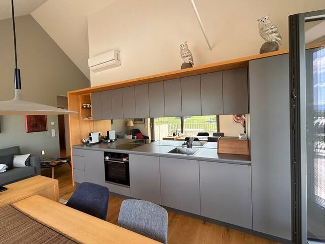 Immobilie in Graßnitzberg - Südsteirische Weinstraße - Hochgraßnitzberg: Zweitwohnsitz! 3-Zimmer-Apartment mit Dachterrasse und viel Privatsphäre, Wellnessbereich, Fitnessraum & Infinity-Pool! - Bild 2