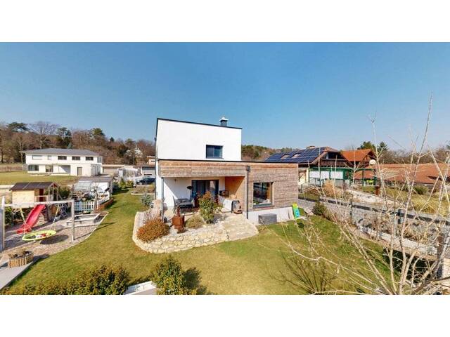 Immobilie in Pitten - Phantastisches, neuwertiges Einfamilienhaus mit großem Garten | 4 Zimmer - 147 m² | Carport | PV-Anlage u.v.m. - Bild 4