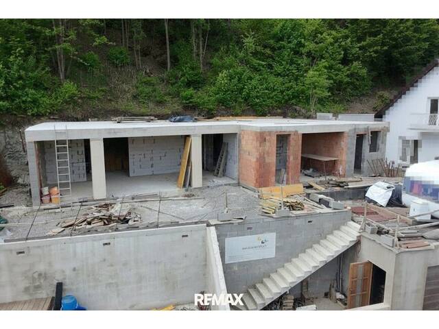 Immobilie in Alland - Schnäppchen! Großzügiges Einfamilienhaus in Aussichtslage in Alland zum fertig bauen! - Bild 4