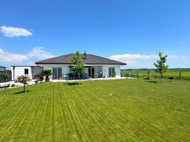 Immobilie in Königsdorf - KÖNIGSDORF - Exklusiver Neubau-Bungalow in sonniger Ruhelage mit Fernblick - Bild 2