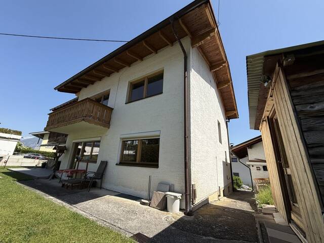 Immobilie in Axams - Charmante Doppelhaushälfte in Axams - Familienhaus mit Garten und viel Potenzial - Bild 0