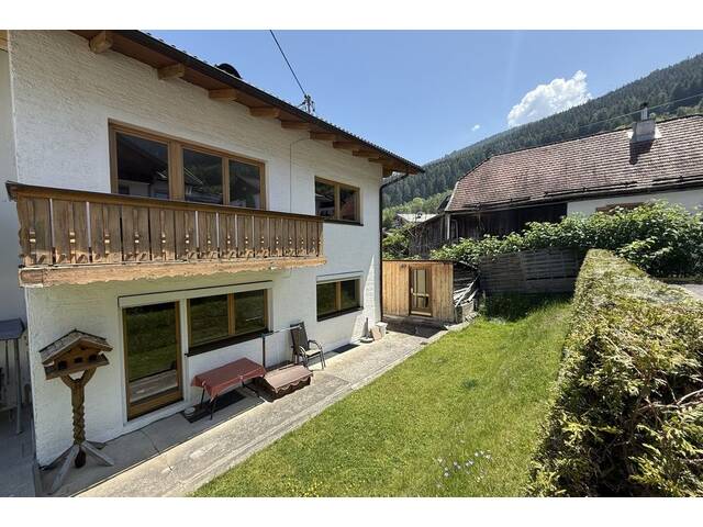 Immobilie in Axams - Charmante Doppelhaushälfte in Axams - Familienhaus mit Garten und viel Potenzial - Bild 4