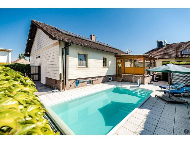 Immobilie in Langenlebarn-Oberaigen - Wohnen nahe Tulln: Gepflegtes Haus mit Pool, Terrasse und guter Wien-Anbindung - Bild 0