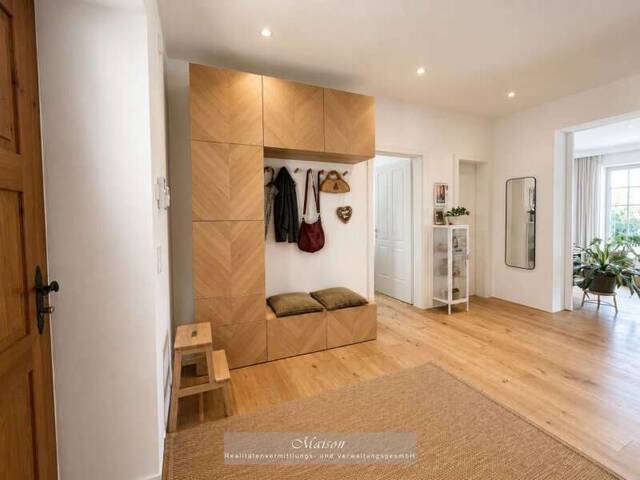 Immobilie in Hintersdorf - ARCHITEKTONISCHES FAMILIEN-REFUGIUM IM WIENERWALD MIT MODERNER TECHNIK UND GROSSZÜGIGEN GRUNDSTÜCK! - Bild 4