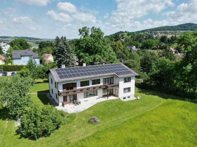 Immobilie in Neulengbach - GROSSES HAUS IN ZENTRALER LAGE - Bild 0