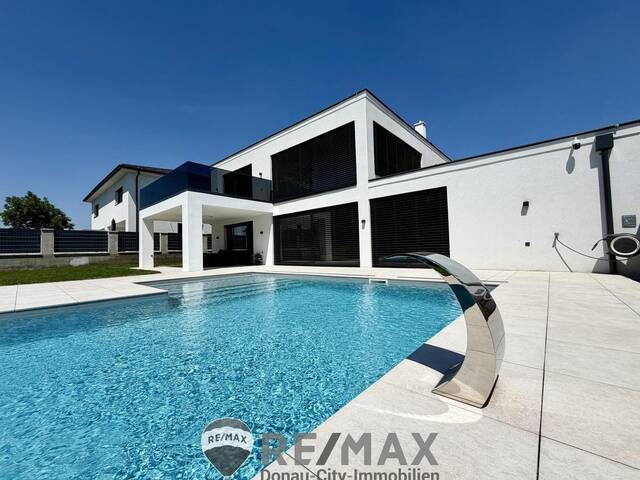 Immobilie in Schwadorf - Moderne Villa mit Pool - Bild 0