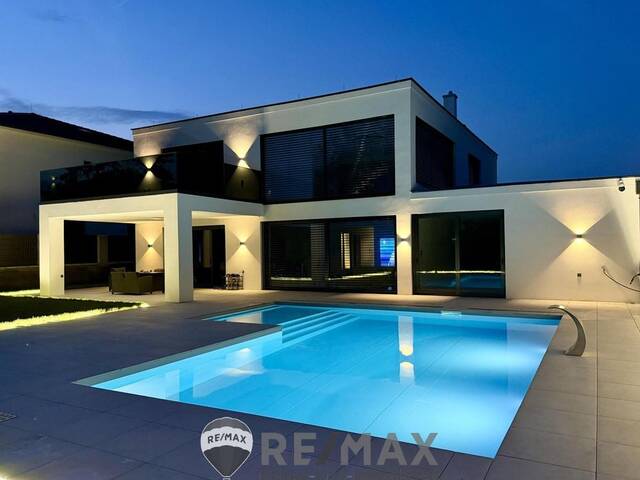 Immobilie in Schwadorf - Moderne Villa mit Pool - Bild 2