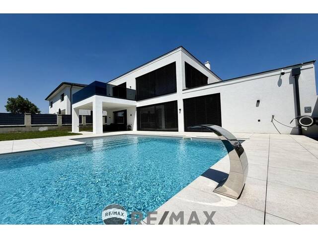Immobilie in Schwadorf - Moderne Villa mit Pool - Bild 3