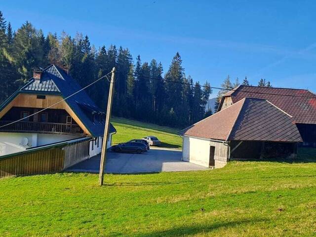 Immobilie in Hirschegg - RÜCKZUGSORT AUF 1200 M SEEHÖHE- NATURIDYLLE MIT WEITBLICK UND VIEL PLATZ FÜR IHRE IDEEN! - Bild 0