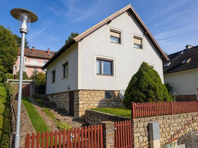 Immobilie in Wöllersdorf - Einfamilienhaus mit Garten & Wintergarten in ruhiger Lage von Wöllersdorf - Bild 0