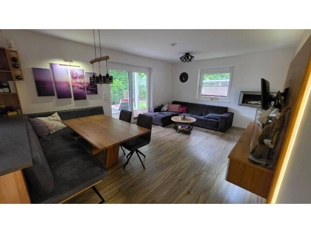 Immobilie in Münster - Moderne Gartenwohnung mit schön gelegenem Eigengarten, großer Terrasse & 2 Carports! - Bild 2