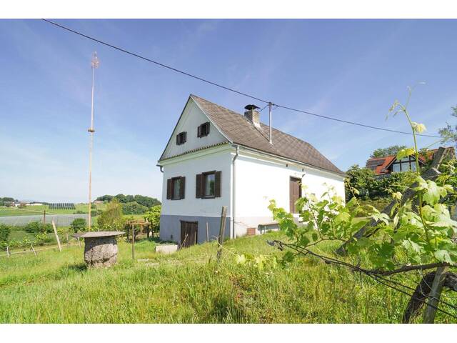 Immobilie in Ilz - Traumhafte Liegenschaft mit Kellerstöckl und Blick auf die Riegersburg - Bild 1