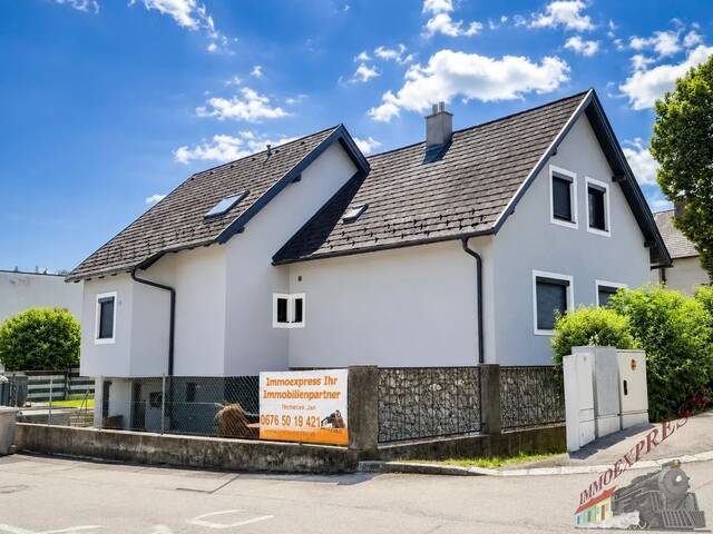 Immobilie in Wöllersdorf - Großzügiges Familienhaus mit zwei Wohneinheiten, Garten & vielseitigem Raumangebot nähe Wiener Neustadt - Bild 0