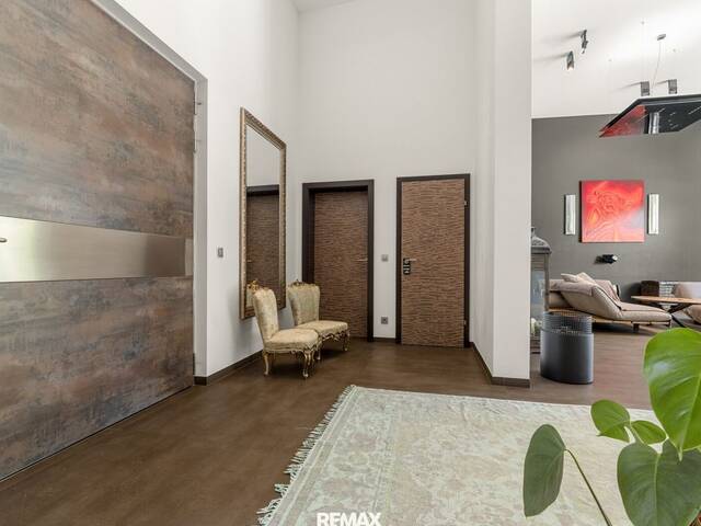 Immobilie in Hernstein - Exklusiver Design-Bungalow mit Pool, Sauna & modernster Haustechnik in absoluter Ruhelage - Bild 2