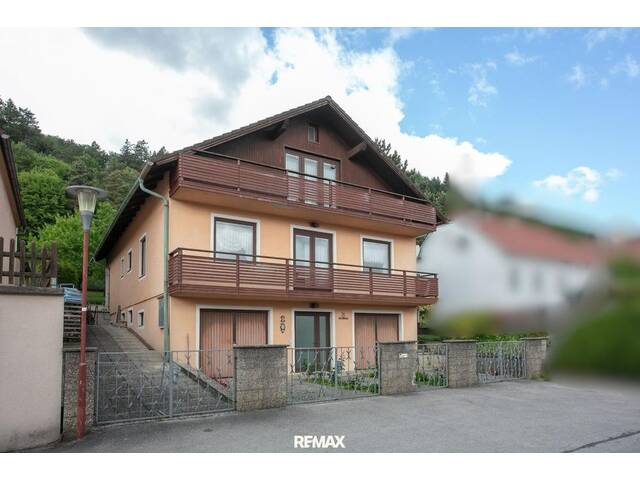 Immobilie in Paudorf - Großzügiges Ein-/Zweifamilienhaus mit ausgebautem Dachgeschoss, zwei Garagen und Garten in Paudorf - Bild 3