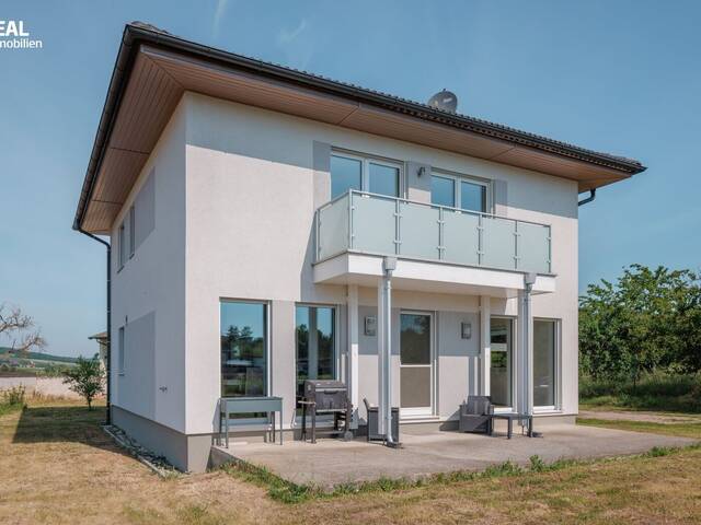 Immobilie in Großweikersdorf - traumhaft gelegenes Passivhaus mit großem Grundstück - Bild 0