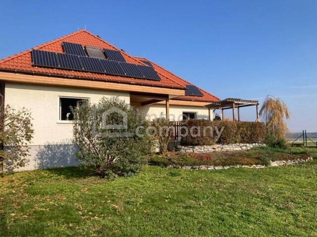 Immobilie in Mollram - Wohnen mit Weitblick - gepflegtes Einfamilienhaus mit Wellnessbereich, Photovoltaik und 1.268 m² Grundstück - Bild 0