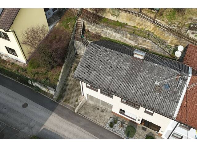 Immobilie in St. Georgen an der Gusen - Sanierungsbedürftige Wohneinheit mit Garten, Garage & viel Potenzial - Bild 4