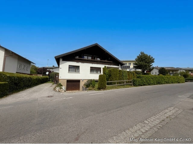 Immobilie in Hörbranz - Großzügiges Wohnhaus mit Entwicklungspotenzial auf sonnigem Grundstück in Hörbranz - Bild 0