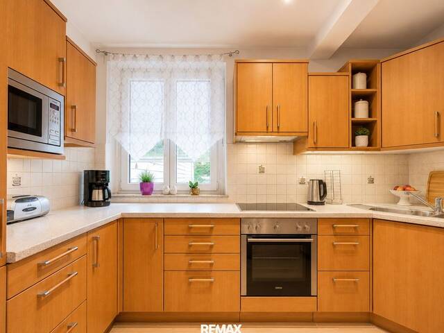 Immobilie in Enns - Wohnen mit Freiraum - großzügiges Wohnhaus mit Stadtturmblick - Bild 2