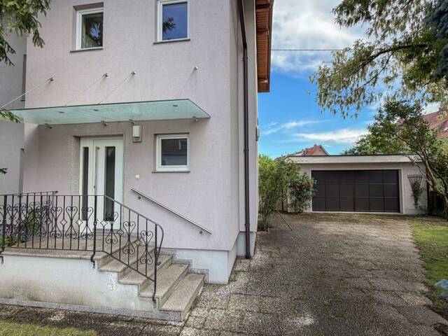 Immobilie in Pasching - Gepflegtes Raumwunder in begehrter Lage von Pasching - Viel Platz, flexible Nutzung & laufend modernisiert - Bild 0