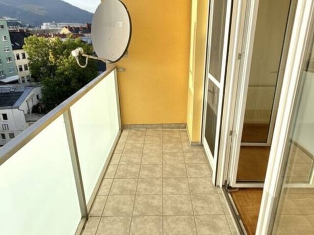 Immobilie in Graz - Helle 3-Zimmer-Wohnung mit zwei Loggien & schönem Ausblick | Ruhige Lage in Graz-Lend - Bild 2