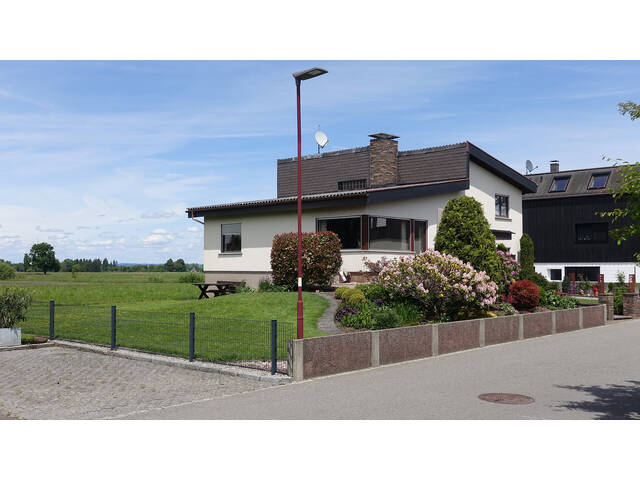 Immobilie in Höchst - großes Wohnhaus mit 720 m² Grund am Ortsrand in ruhiger und sehr schöner Lage - Bild 0