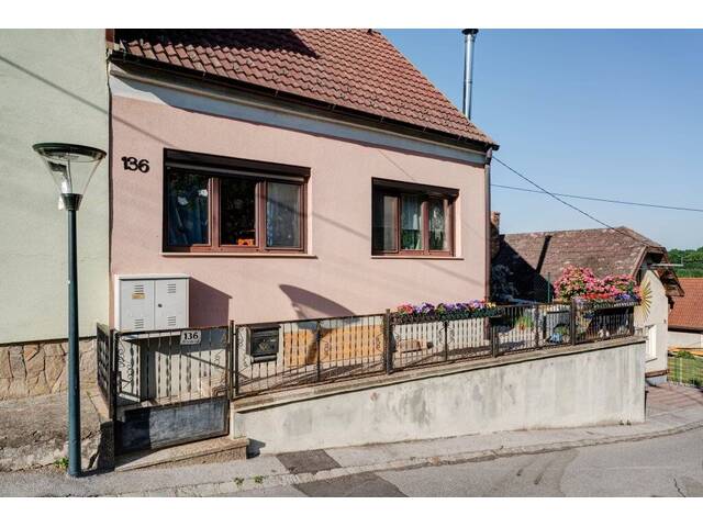 Immobilie in Stillfried - Handwerker aufgepasst! Einfamilienhaus mit Potenzial in Stillfried - Bild 0
