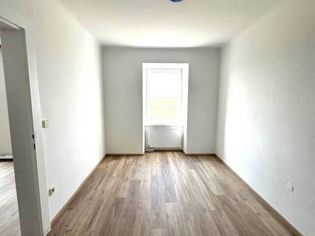 Immobilie in Bernhardsthal - Attraktive Anlegerwohnung in Bernhardsthal – befristet vermietet mit autarker Versorgung auf 1790 m² Grundstück – Eigene Wasserquelle und Kläranlage - Bild 2