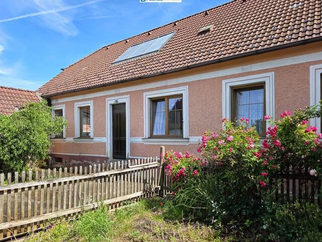 Immobilie in Zemmendorf - Ehemaliges Bauernhaus mit Garten und viel Potenzial - Bild 1