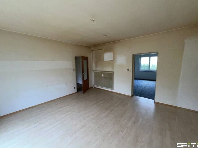 Immobilie in Schlatten - Sanierungsbedürftige 2 Zimmerwohnung in 2. OG in St. Jakob im Rosental/Schlatten - Bild 1