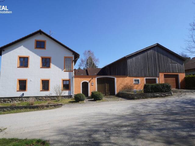 Immobilie in Friedersbach - Großes Wohnhaus, großer Garten, große Maschinenhalle - Bild 0