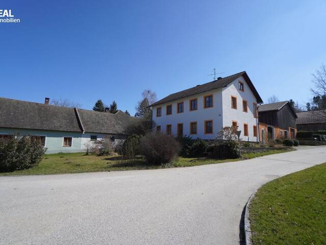 Immobilie in Friedersbach - Großes Wohnhaus, großer Garten, große Maschinenhalle - Bild 2