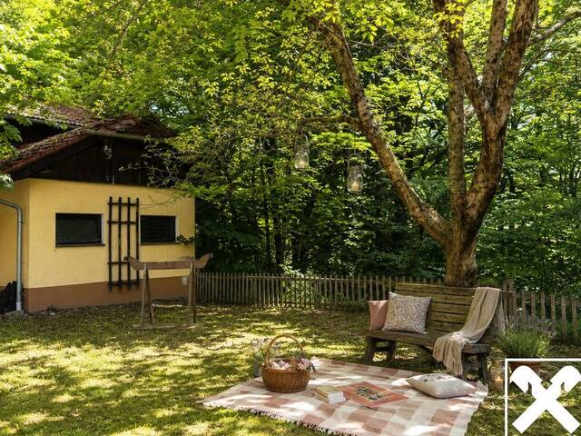 Immobilie in Klaffer am Hochficht - Außergewöhnliches Landhaus mitten im Böhmerwald mit 2,4ha Grund - Bild 1
