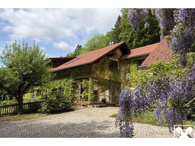 Immobilie in Klaffer am Hochficht - Außergewöhnliches Landhaus mitten im Böhmerwald mit 2,4ha Grund - Bild 3