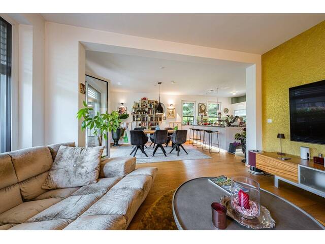 Immobilie in Weidling - Exklusive 3-Zimmer-Wohnung mit großzügigem Balkon und 2 Carport-Stellplätzen - Bild 0