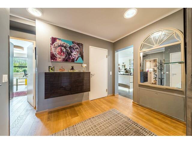 Immobilie in Weidling - Exklusive 3-Zimmer-Wohnung mit großzügigem Balkon und 2 Carport-Stellplätzen - Bild 3