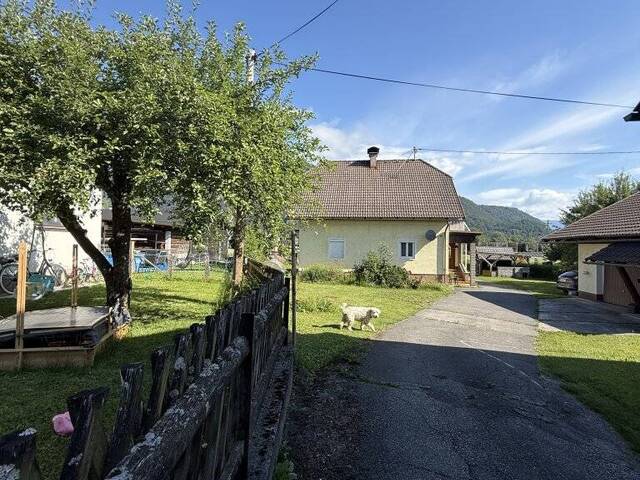 Immobilie in Fürnitz - Charmantes 5-Zi-Haus in Fürnitz, 127m², 2 Balkone, Garage, 255.000 EUR! - Bild 3