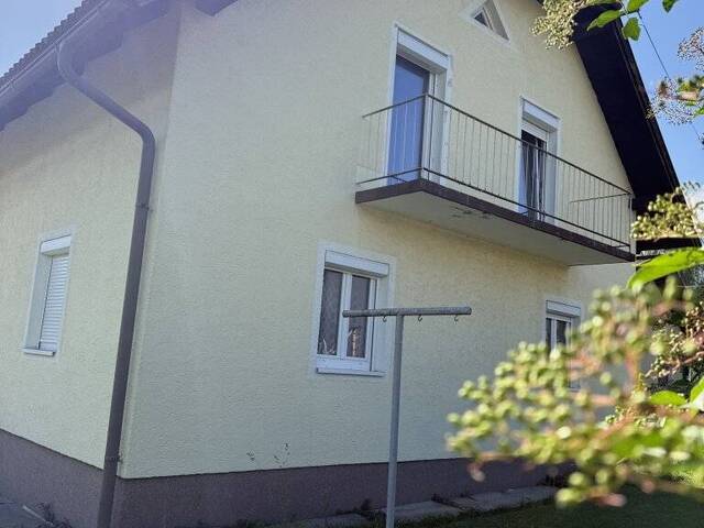 Immobilie in Fürnitz - Charmantes 5-Zi-Haus in Fürnitz, 127m², 2 Balkone, Garage, 255.000 EUR! - Bild 4
