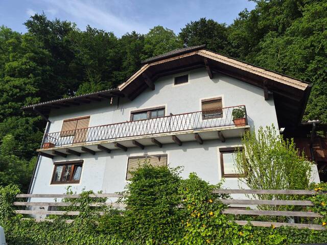Immobilie in Bergheim - Schöne Aussicht! GROSSES WOHNHAUS (renov.-bedürf.) in BERGHEIM bei Salzburg - Bild 0