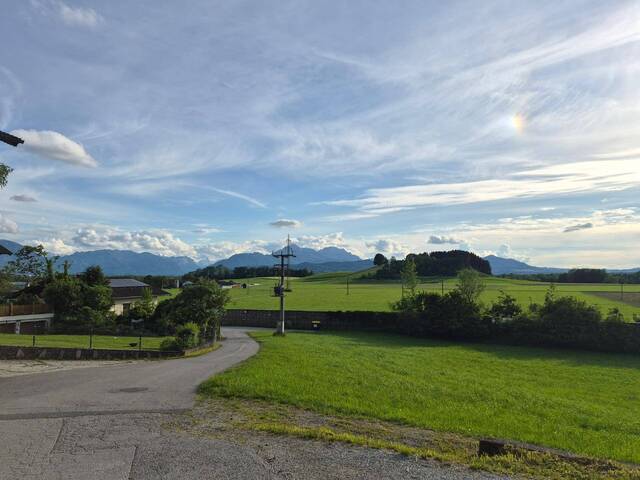 Immobilie in Bergheim - Schöne Aussicht! GROSSES WOHNHAUS (renov.-bedürf.) in BERGHEIM bei Salzburg - Bild 1